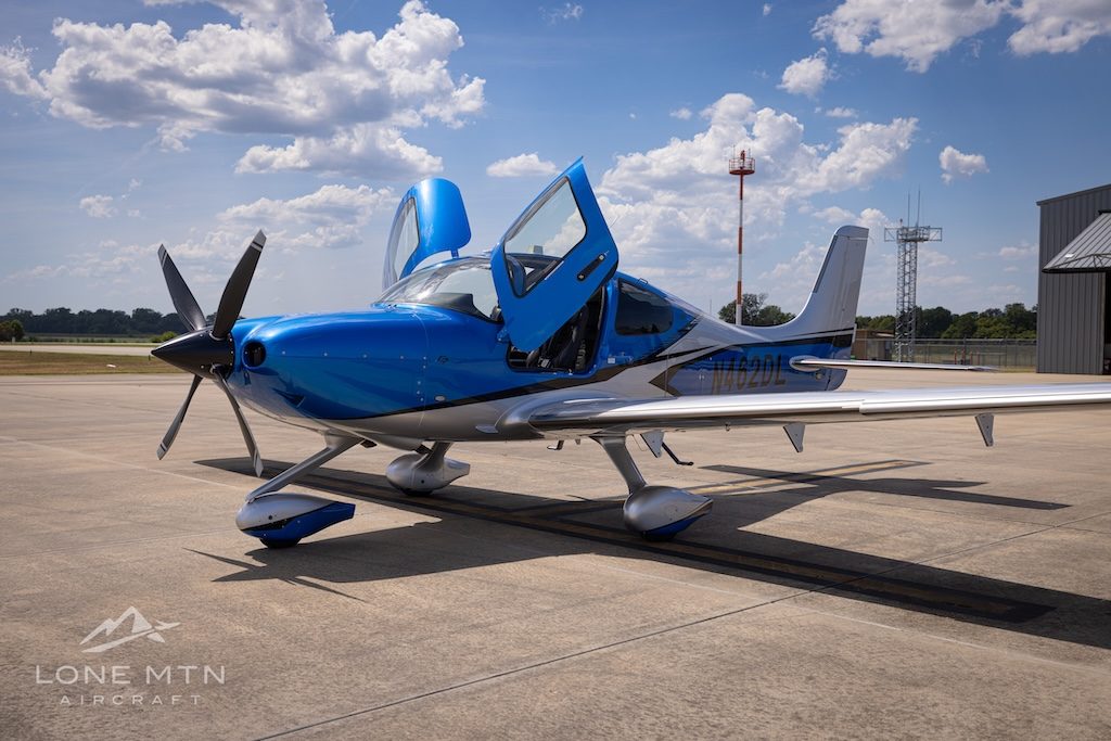 2025 CIRRUS SR22T G7+ (N462DL)