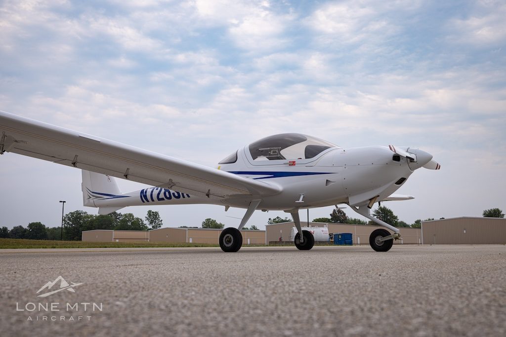 2025 DIAMOND DA20-C1 (N728SA)