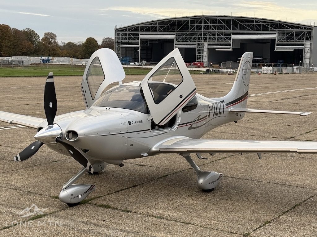 2011 CIRRUS SR22T G3 GTS (G-OZZT)