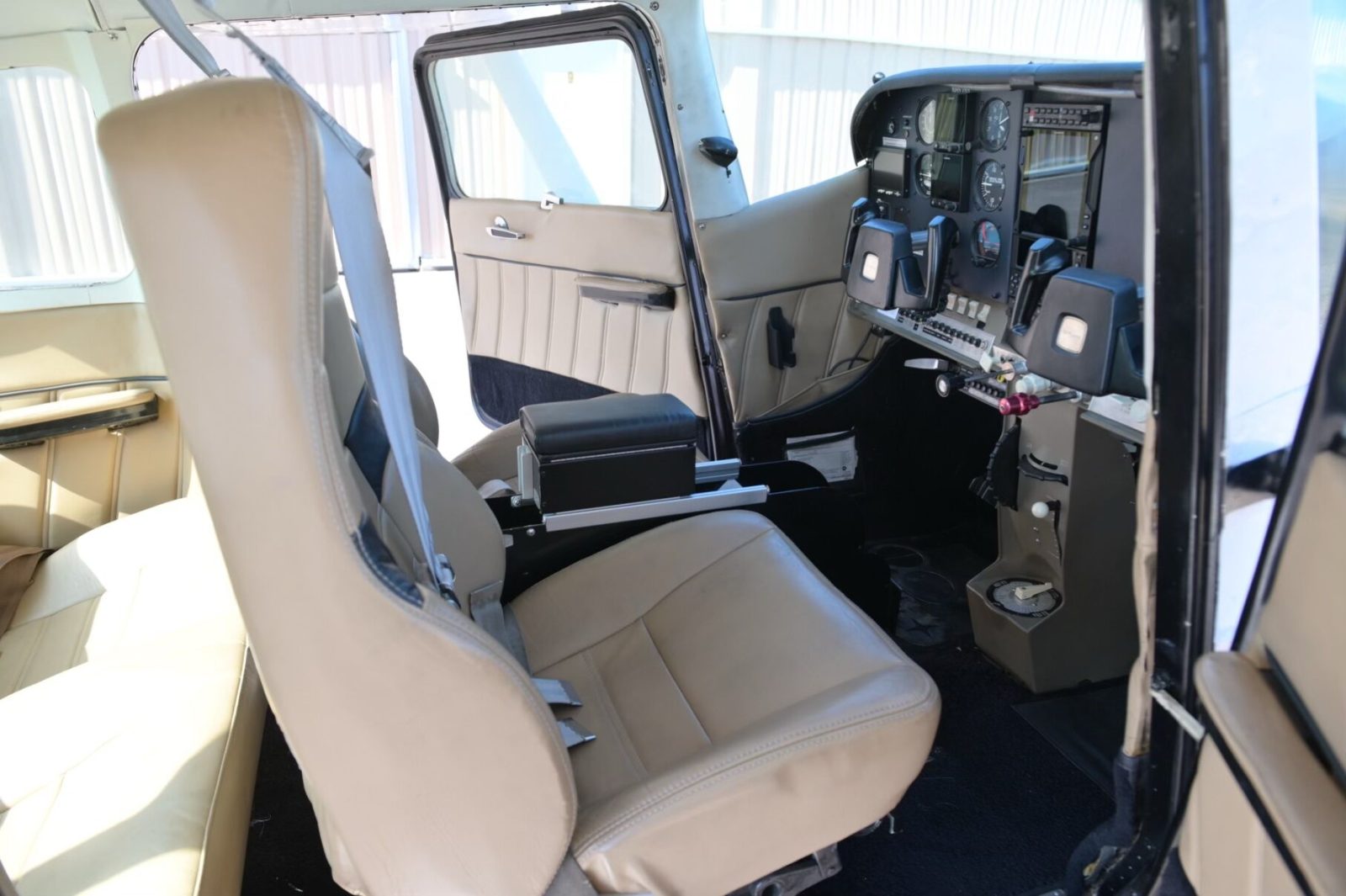 1965 Cessna 182H Skylane (N8515S)