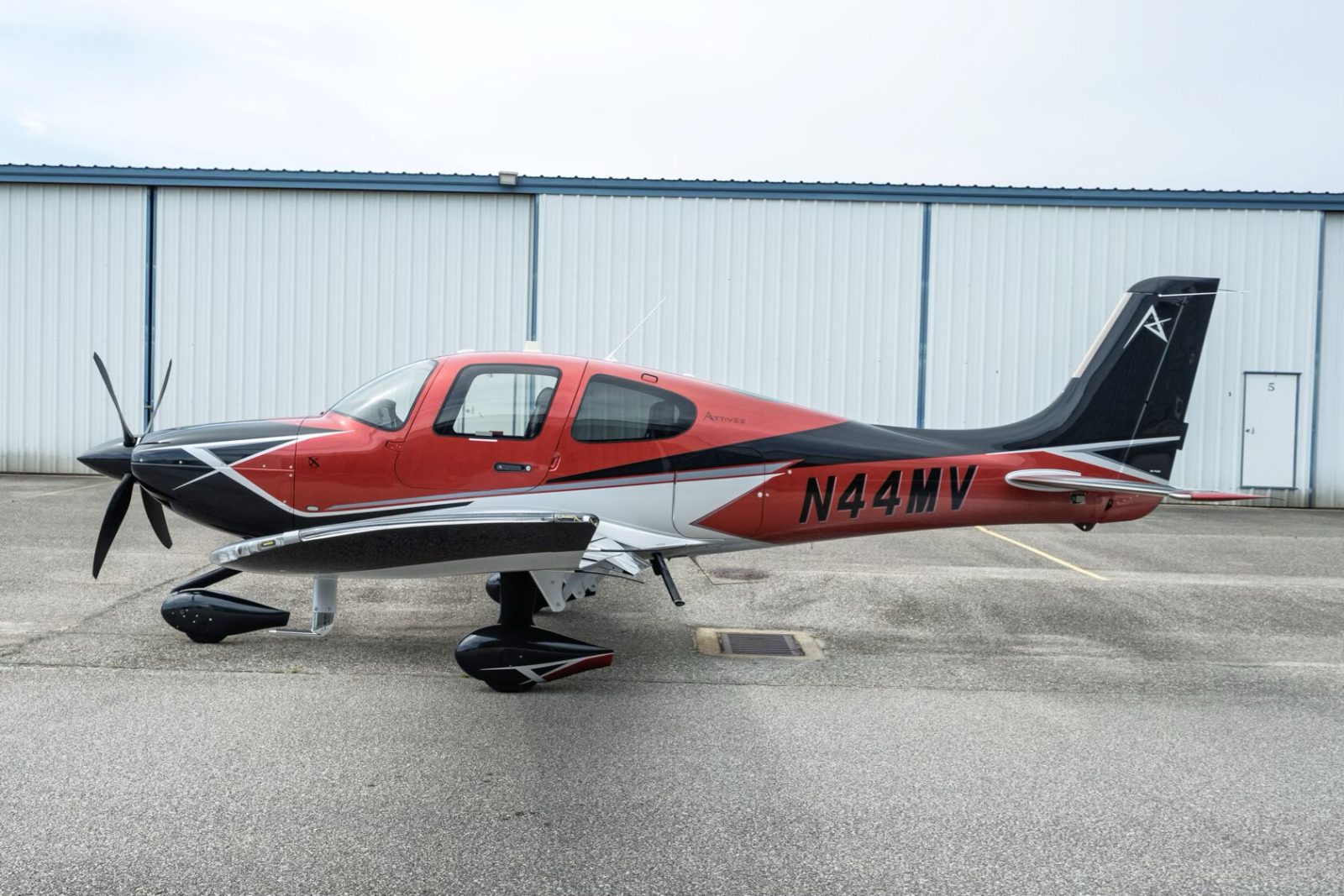 2025 Cirrus SR22T G7 (N44MV)