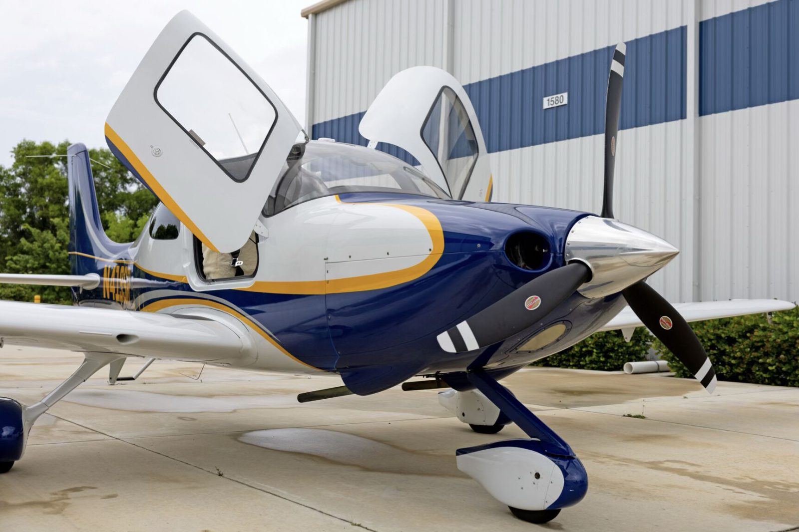 2006 Cirrus SR20 G2 (N419SR)