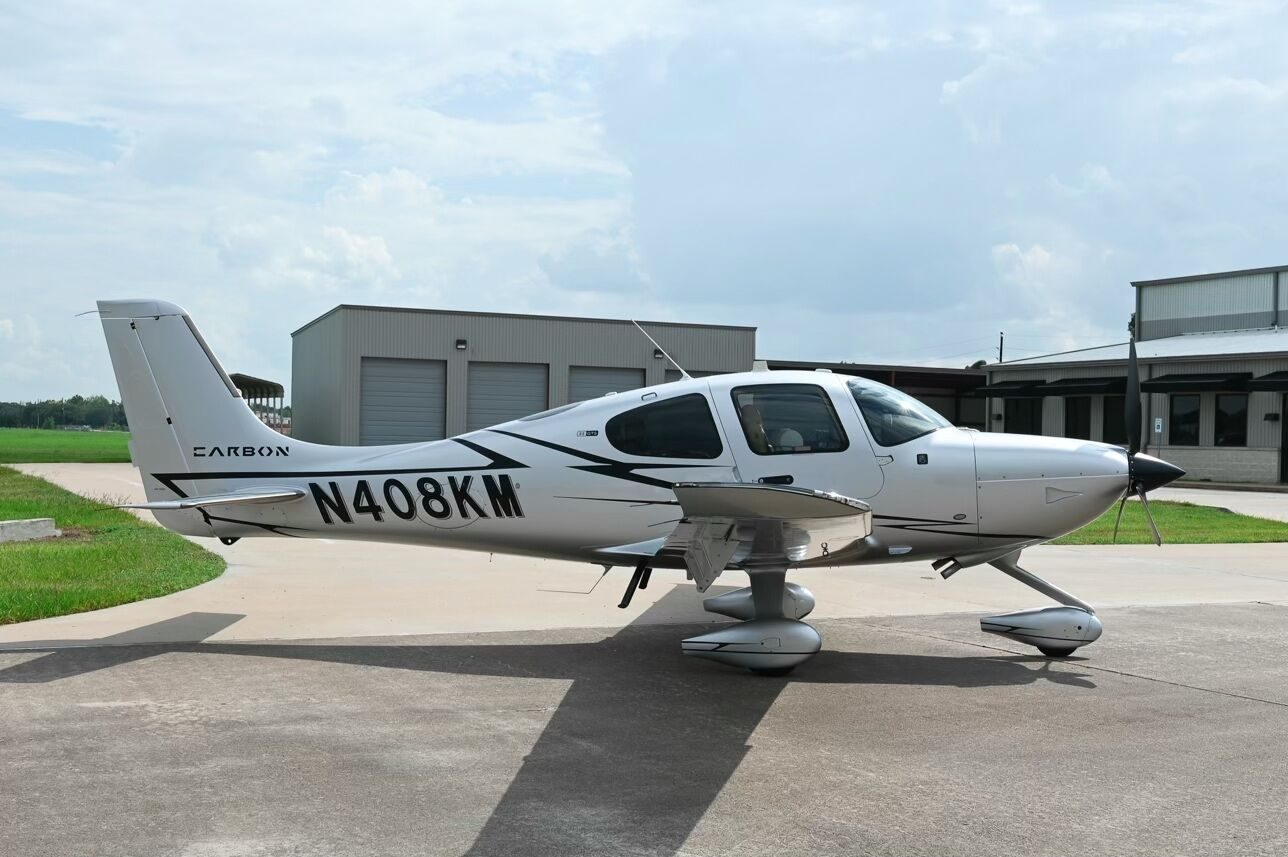 2022 Cirrus SR22 G6 (N408KM)