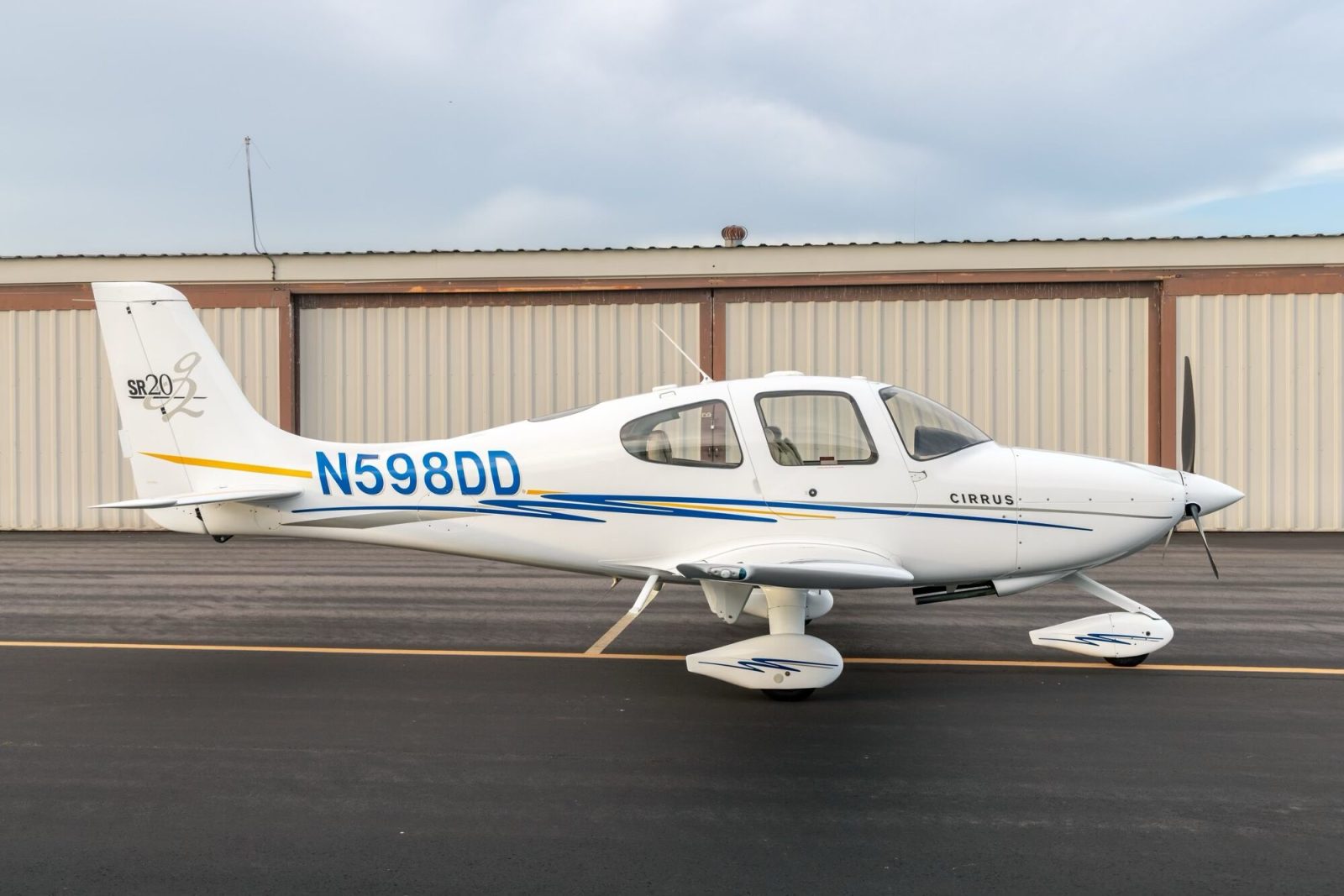 2004 Cirrus SR20 G2 (N598DD)