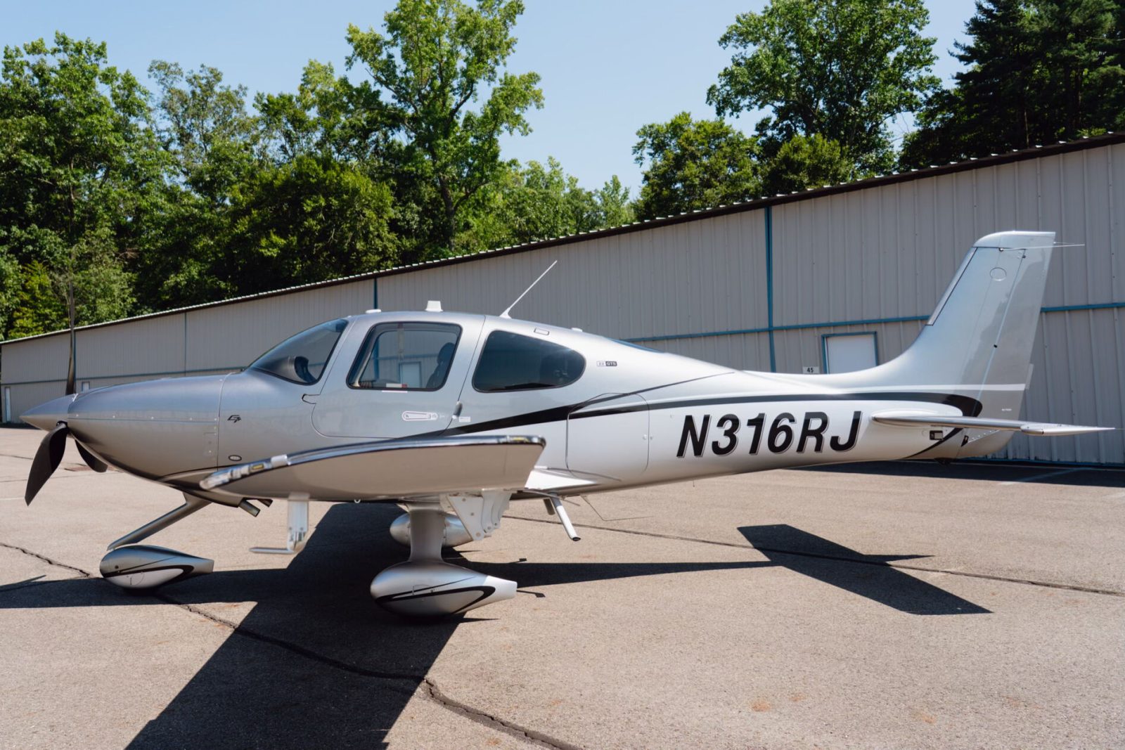 2025 Cirrus SR22 G7+ (N316RJ)