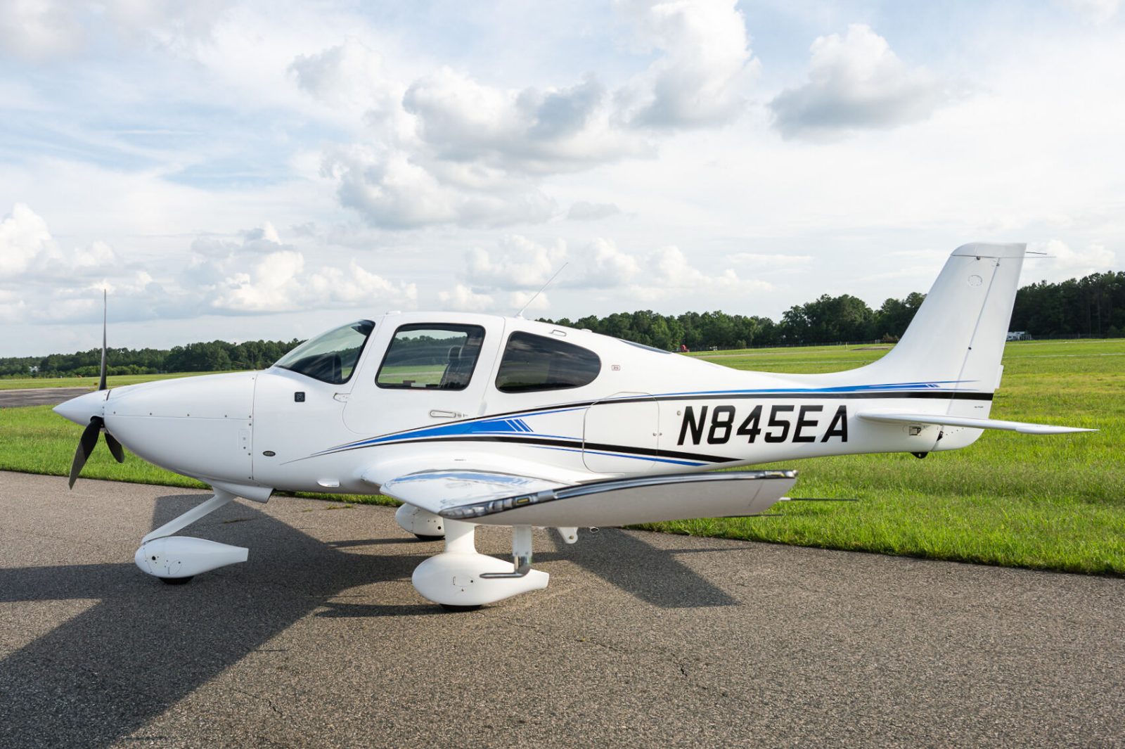 2022 Cirrus SR20 G6 (N845EA)