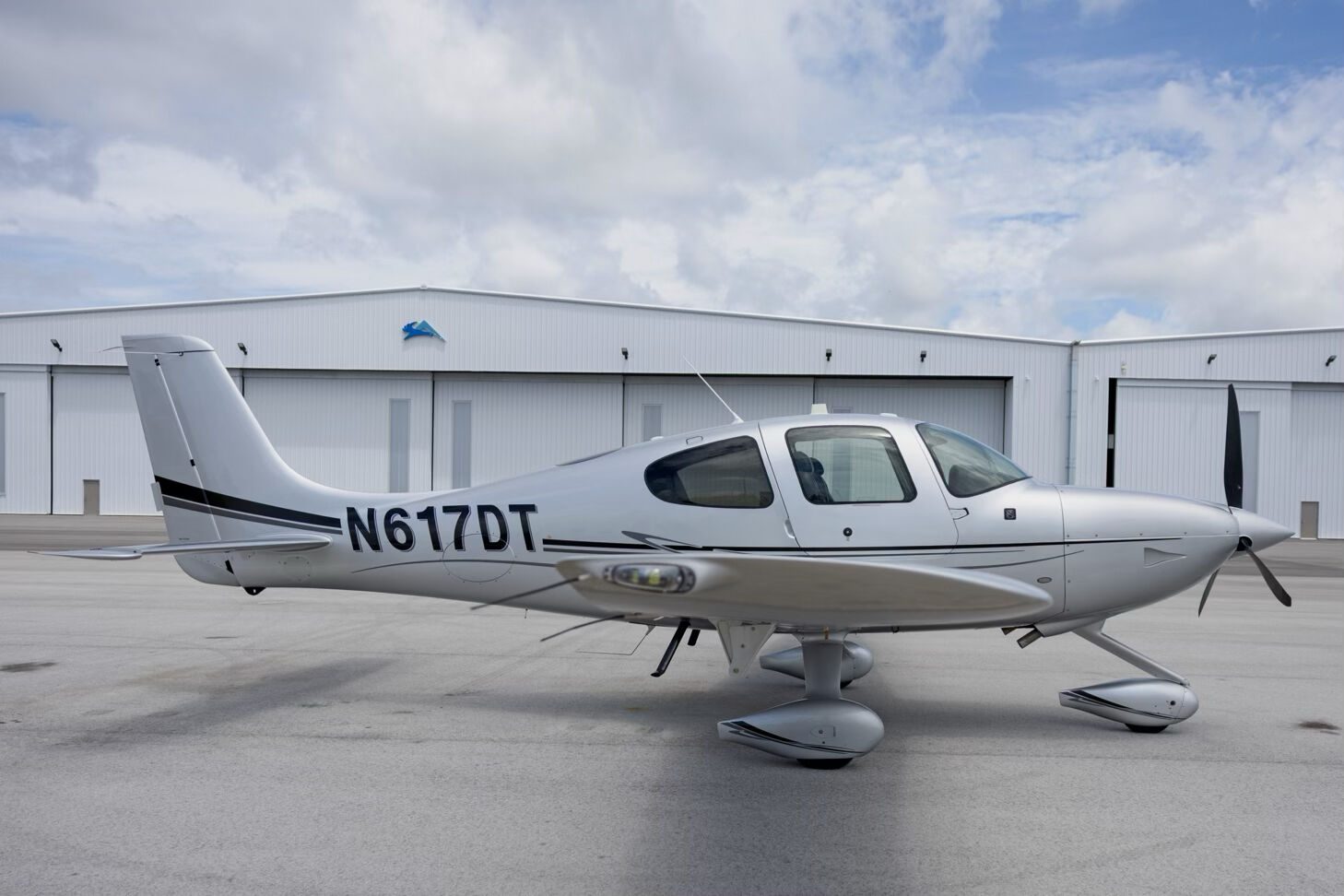 2015 Cirrus SR22 G5 (N617DT)