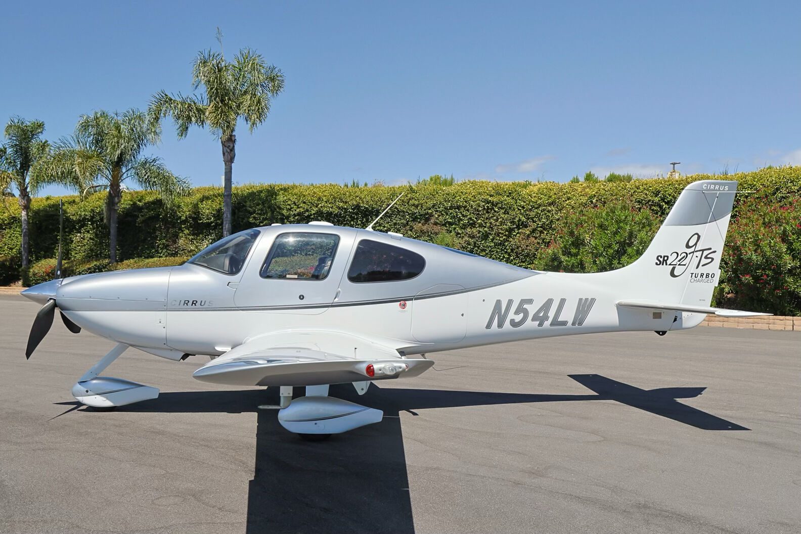 2007 Cirrus SR22 TN G2 (N54LW)