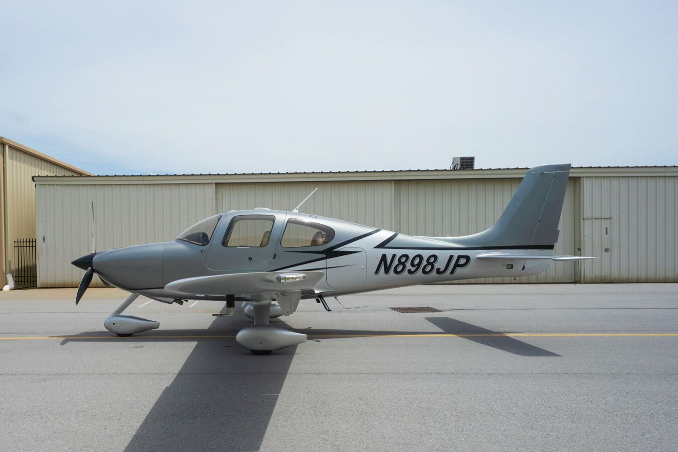 2005 Cirrus SR22 G2 (N898JP)