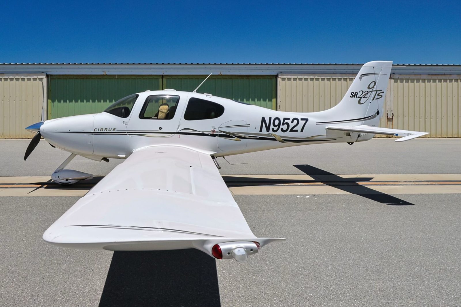 2006 Cirrus SR22 G2 (N9527)