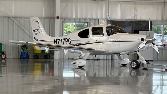 2005 Cirrus SR22 G2 (N717PG)